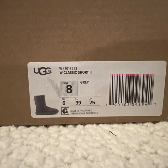 Ugg Classic Short 11 Boots - Picture 5 of 5